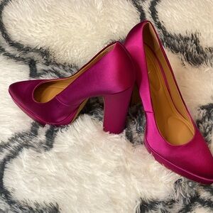 Jessica Simpson Women’s Glynis Pointed Toe Platform Pump Berry Blast Size 7